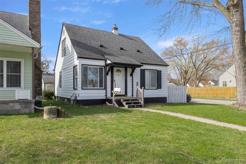 Photo of 25117 Colgate Street, Dearborn Heights, MI 48125 (MLS # 60981099)