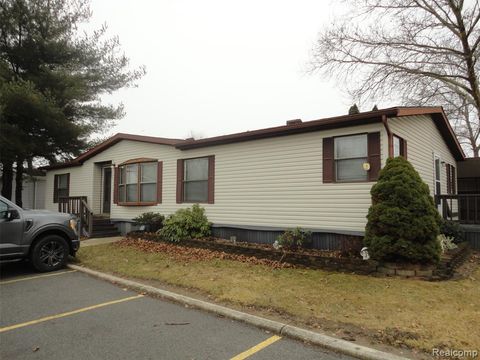 268 Highlands Temperance MI 48182