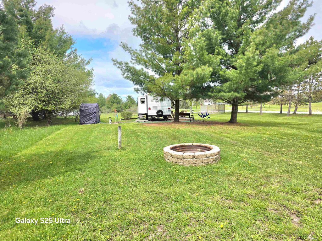 Photo of 5492 Lexington Drive #Lot 191 Lexington Dr, Gladwin, MI 48624 (MLS # 50207889)