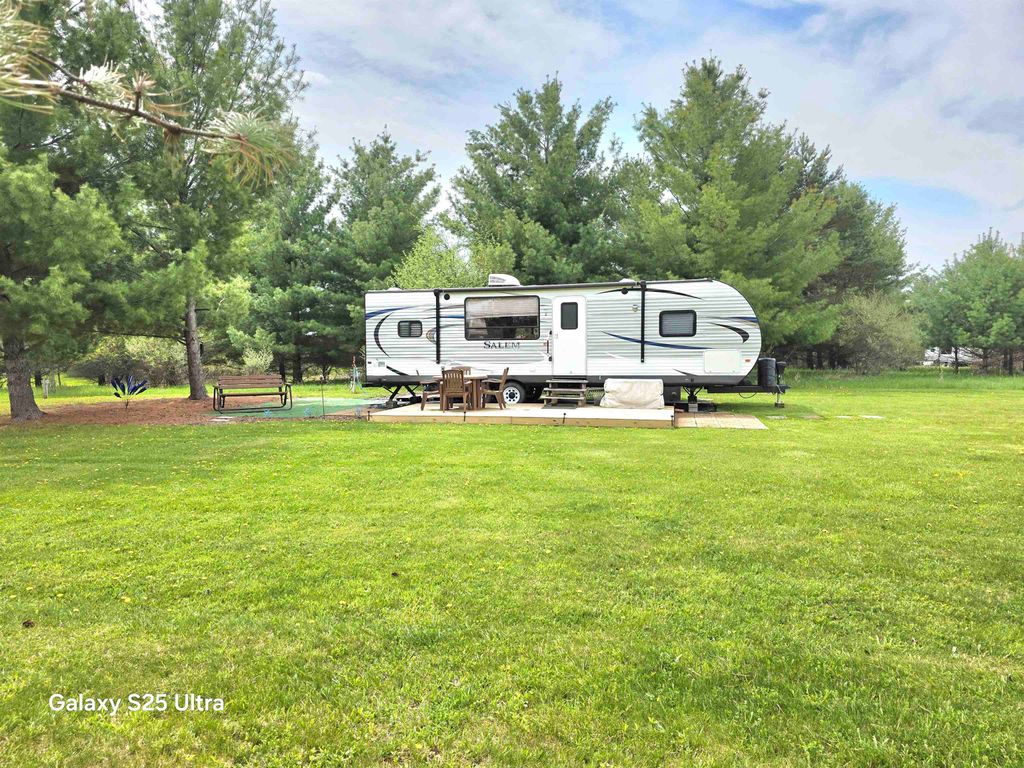 Photo of 5492 Lexington Drive #Lot 191 Lexington Dr, Gladwin, MI 48624 (MLS # 50207889)