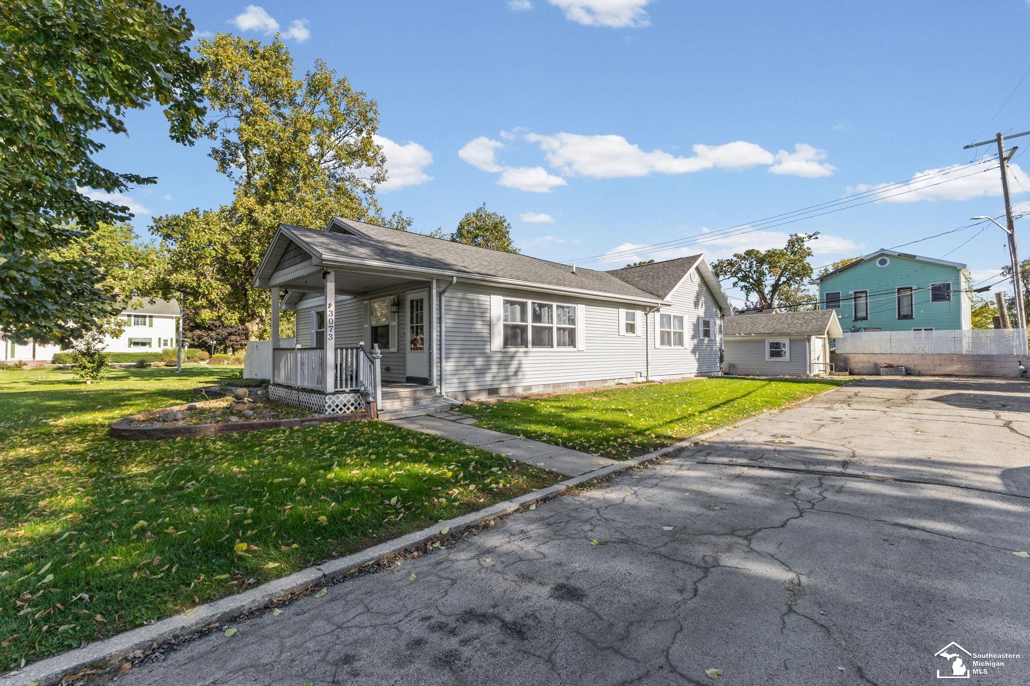 3073 Lakeshore Drive