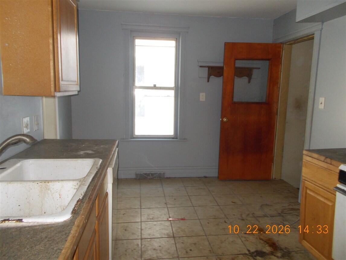 711 W Front Street