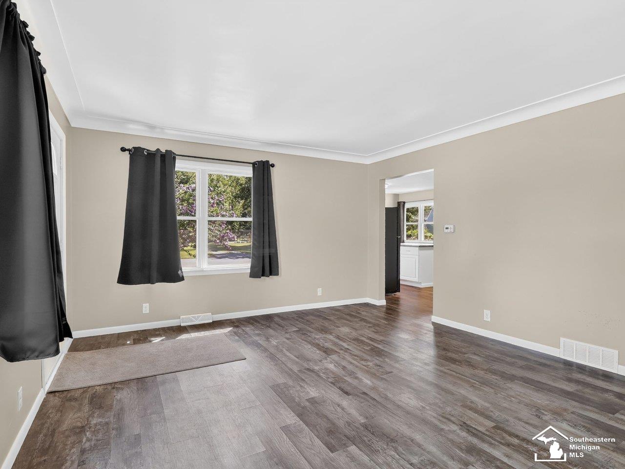 82 E Chestnut Street