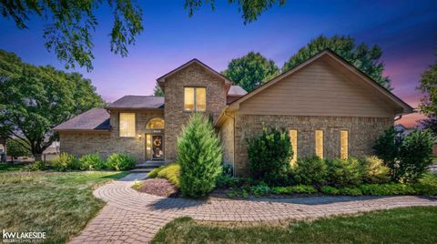 Photo of 4418 Bayleaf Drive, Sterling Heights, MI 48314 (MLS # 50216215)