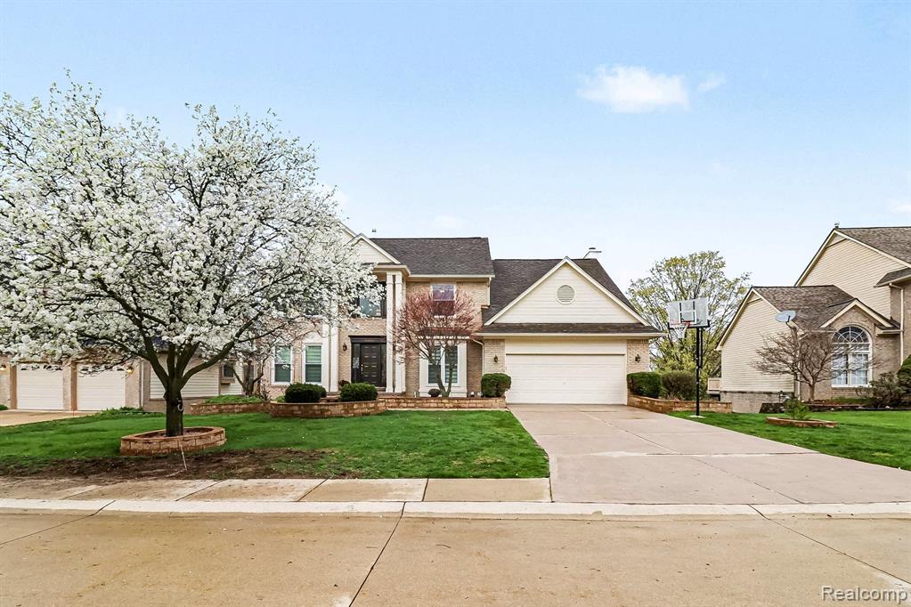 28529 Golf Pointe Boulevard