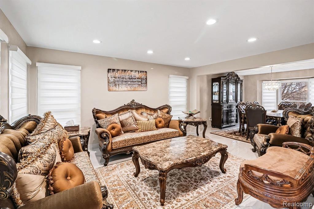 28529 Golf Pointe Boulevard