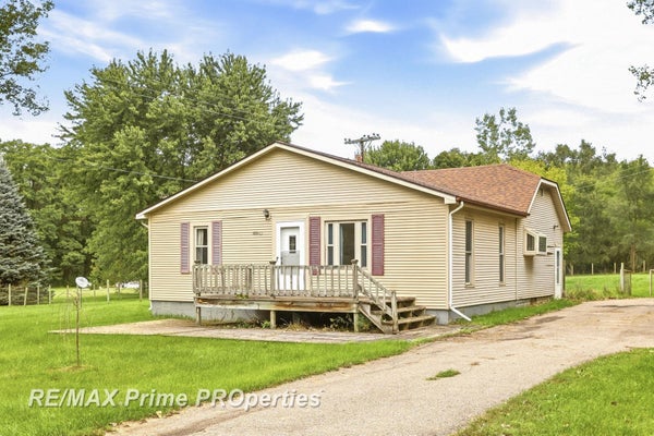 10083 LEWIS RD, MILLINGTON, MI 48746 - Image d35f93c19cb23360d552e8f7fbb96abd/1758387814
