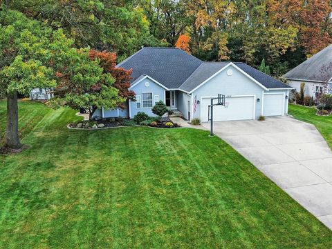 Photo of 15418 Stoneridge Court, Spring Lake, MI 49456 (MLS # 70522443)