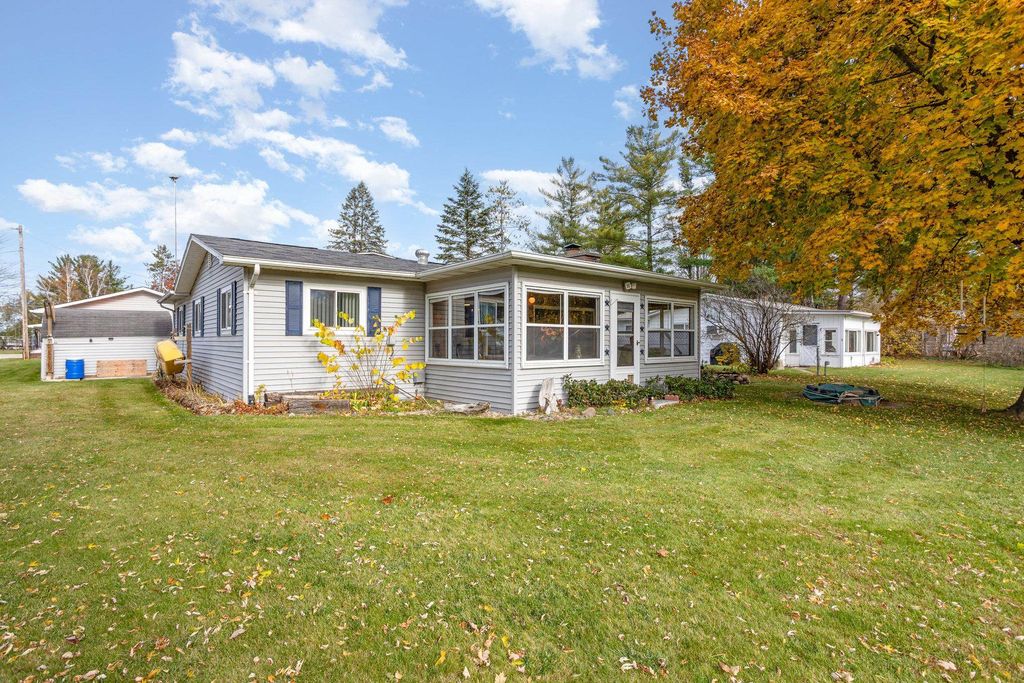 Photo of 1212 Janice Lane, Beaverton, MI 48612 (MLS # 50193821)