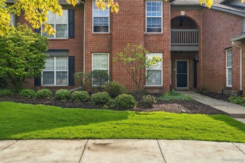 Photo of 28067 Carlton Way Drive, Novi, MI 48377 (MLS # 61036184)