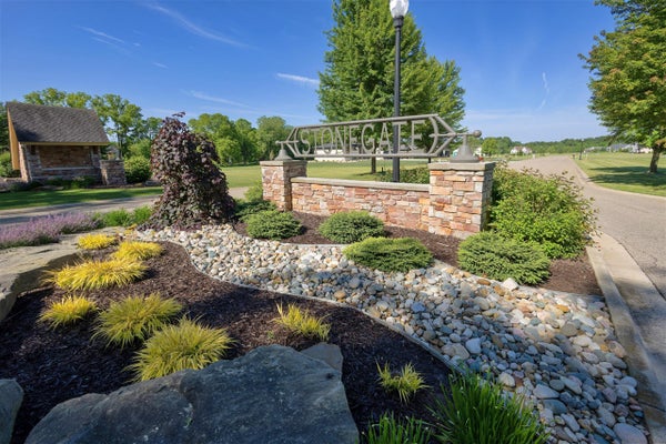 124 STONEGATE DR, BATTLE CREEK, MI 49015 - Image d43d55df3d1cda83b49117183d723b5a/3923332279