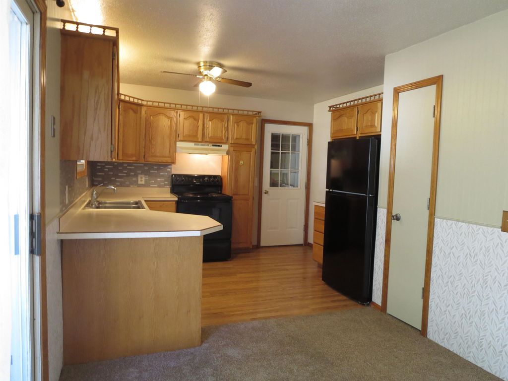 Photo of 405 Parkway Court, Gladwin, MI 48624 (MLS # 50193015)