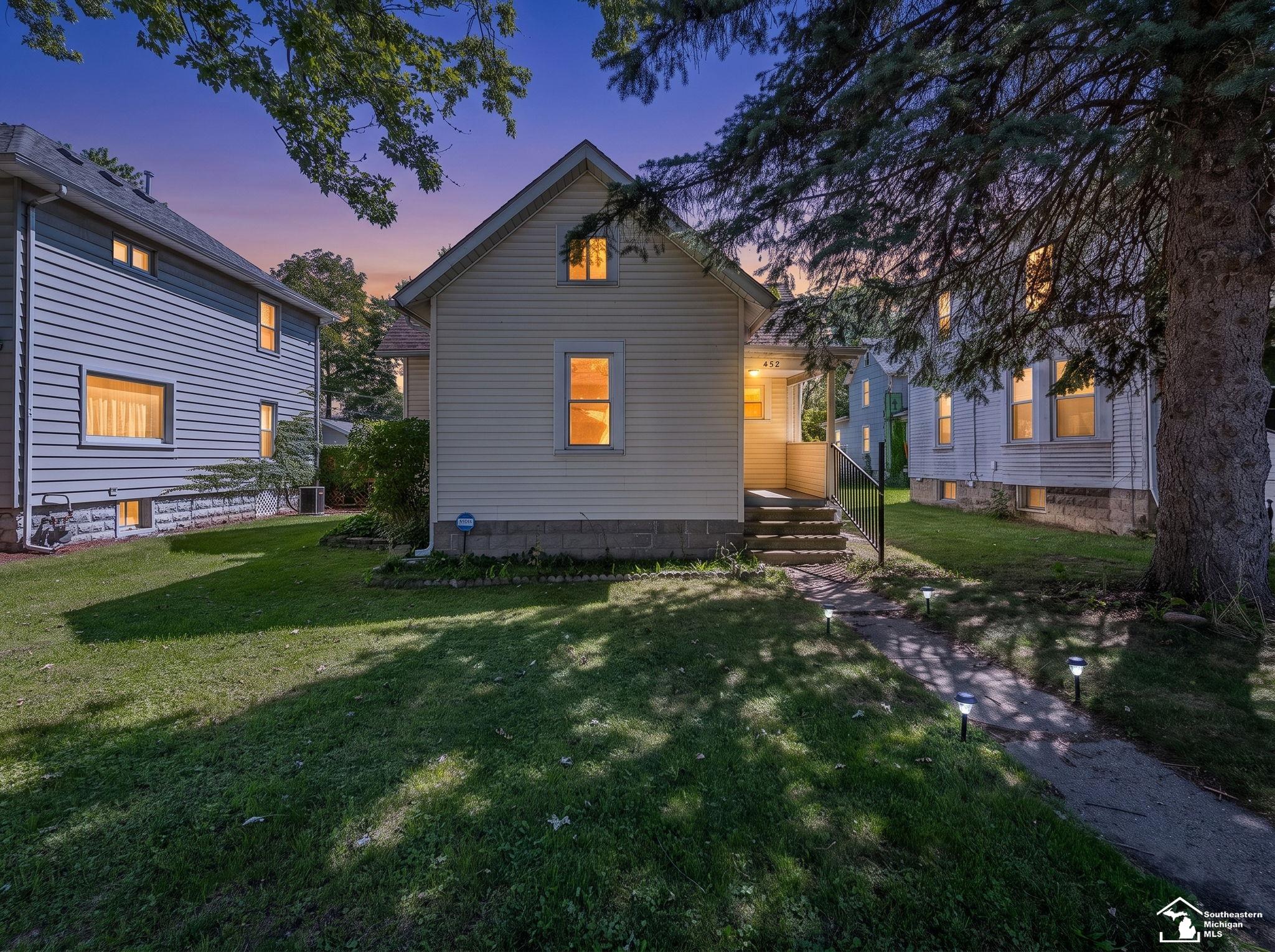 452 Sackett Avenue