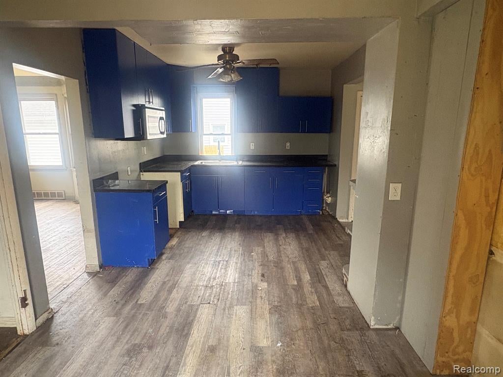 713 W 5th Street