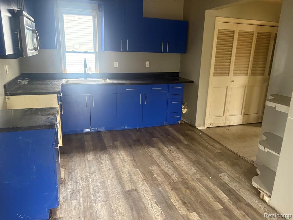 713 W 5th Street