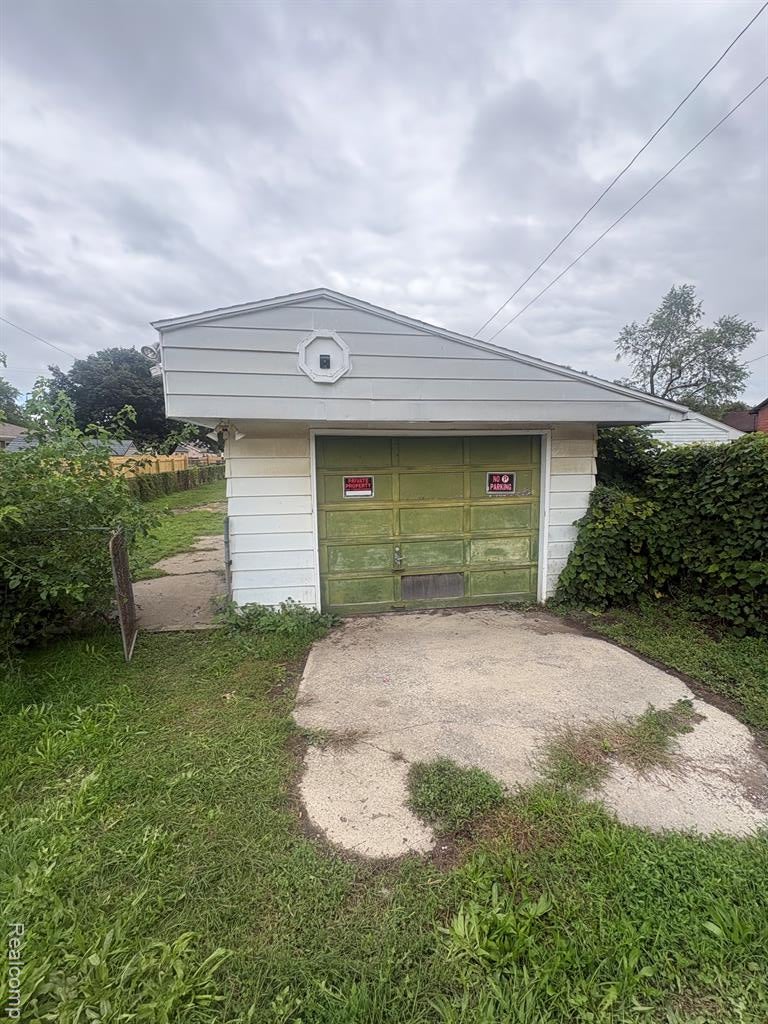 713 W 5th Street