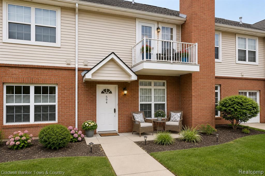 594 Olde English Circle