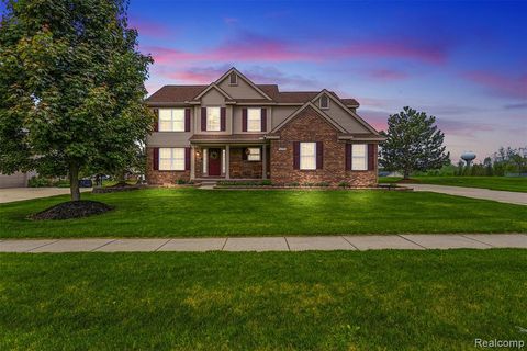 Photo of 6158 Lismore Circle, Grand Blanc, MI 48439 (MLS # 60994379)