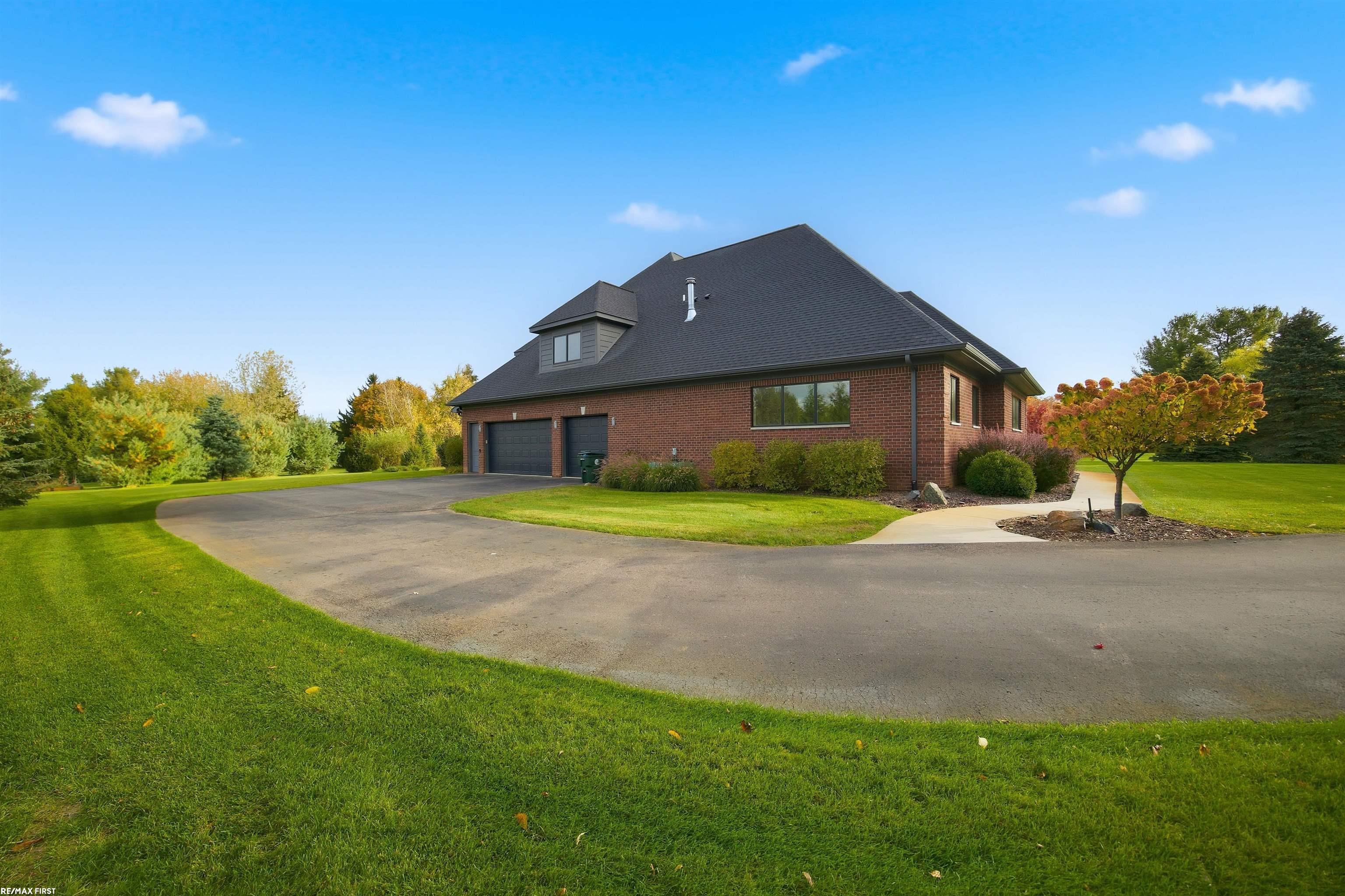 4376 Lancaster Dr, Clarkston, MI, 48348, USA, 5 Bedrooms Bedrooms, ,4 BathroomsBathrooms,Residential,Active,4376 Lancaster Dr,50204826