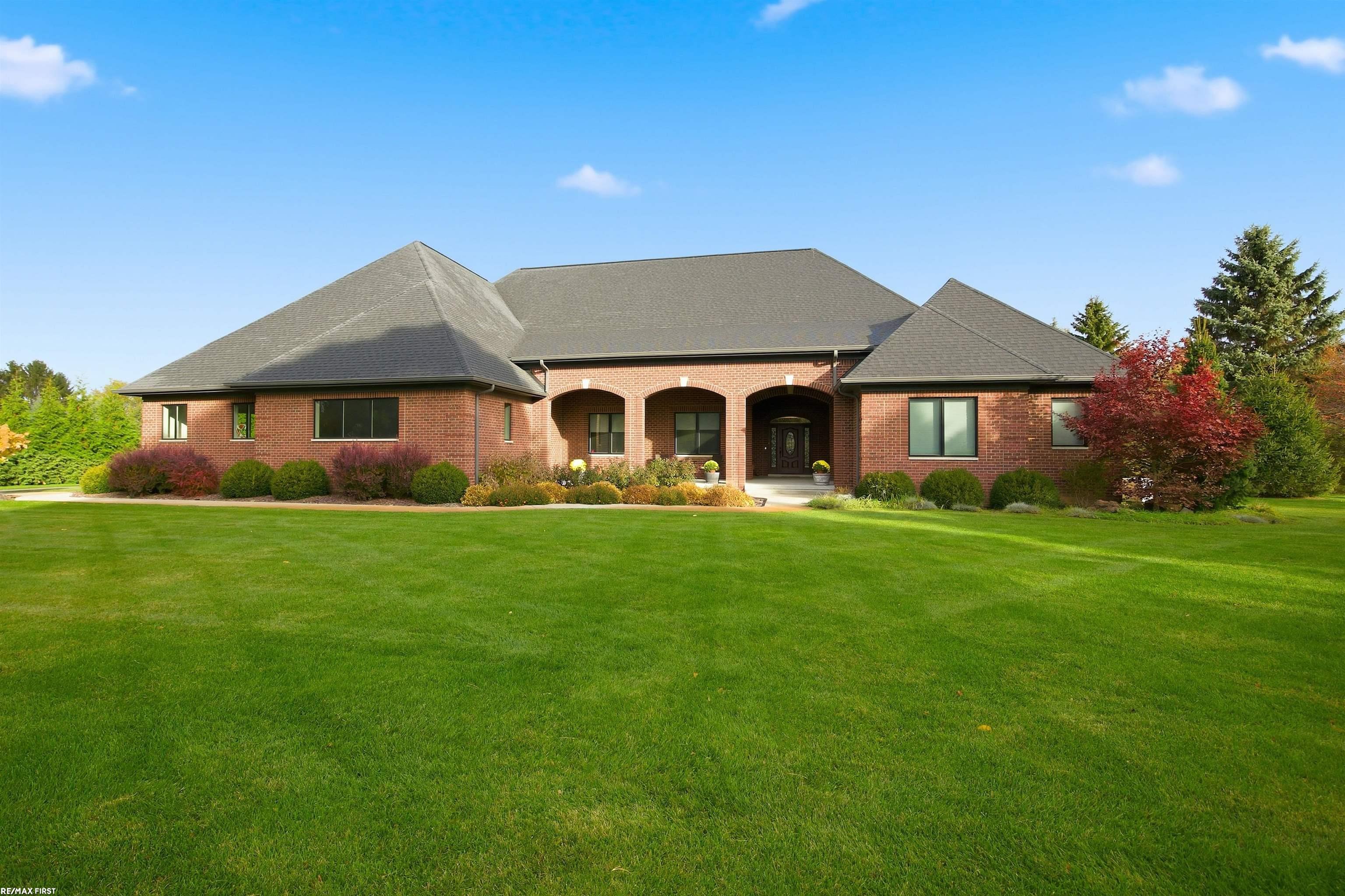 4376 Lancaster Dr, Clarkston, MI, 48348, USA, 5 Bedrooms Bedrooms, ,4 BathroomsBathrooms,Residential,Active,4376 Lancaster Dr,50204826