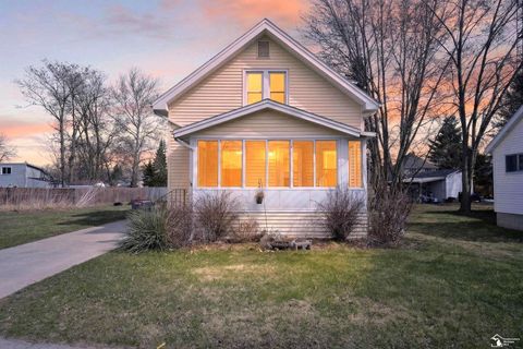 321 Cherry Street Blissfield MI 49228