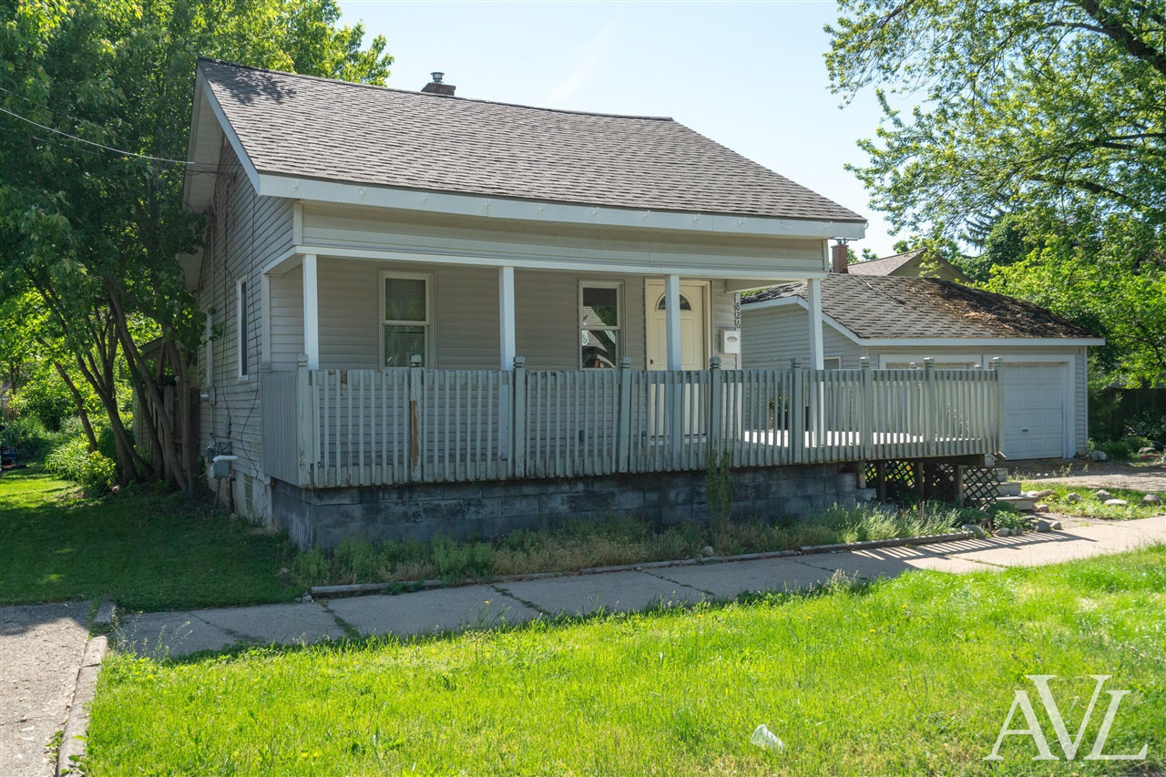826 Lincoln Avenue