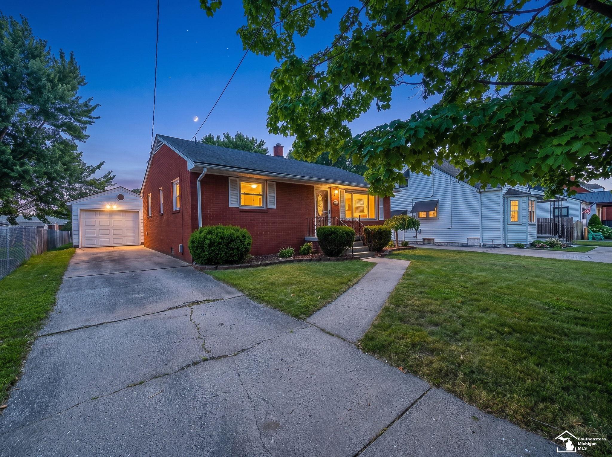 5929 Oakwood Drive