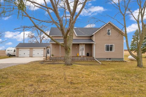 Photo of 5873 N Cemetery Road, Cass City, MI 48726 (MLS # 50203312)
