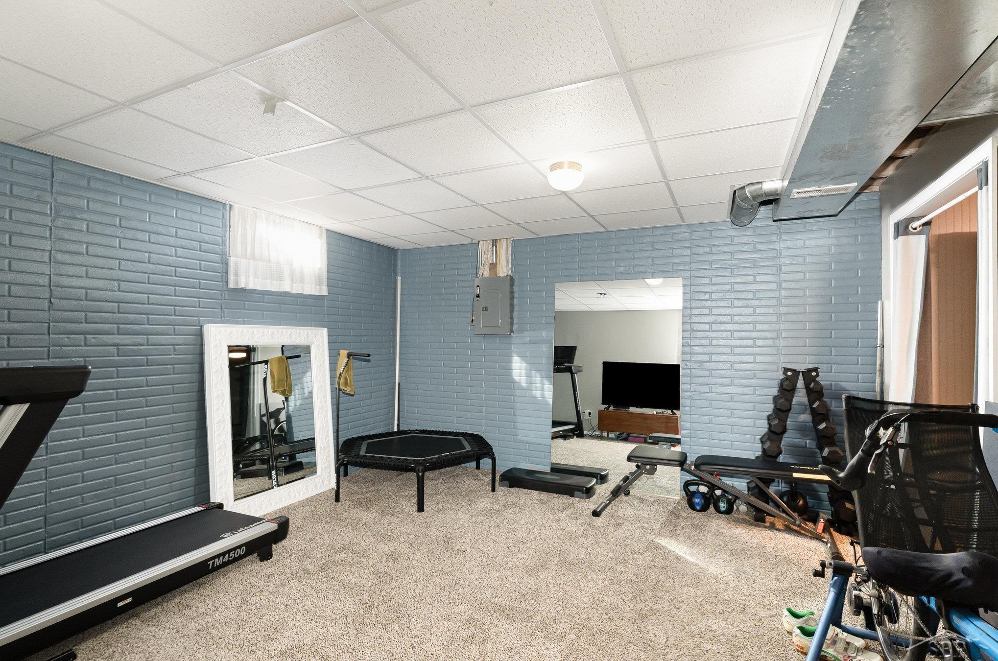 Saginaw, Michigan 48603, United States, 5 Bedrooms Bedrooms, ,3 BathroomsBathrooms,Residential,Active,223533