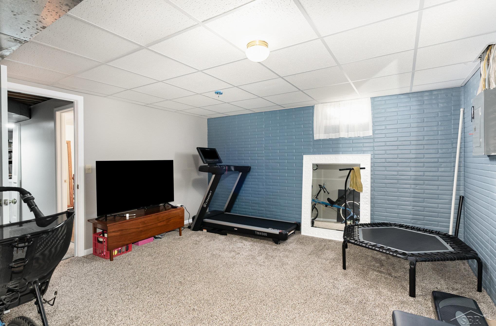 Saginaw, Michigan 48603, United States, 5 Bedrooms Bedrooms, ,3 BathroomsBathrooms,Residential,Active,223533