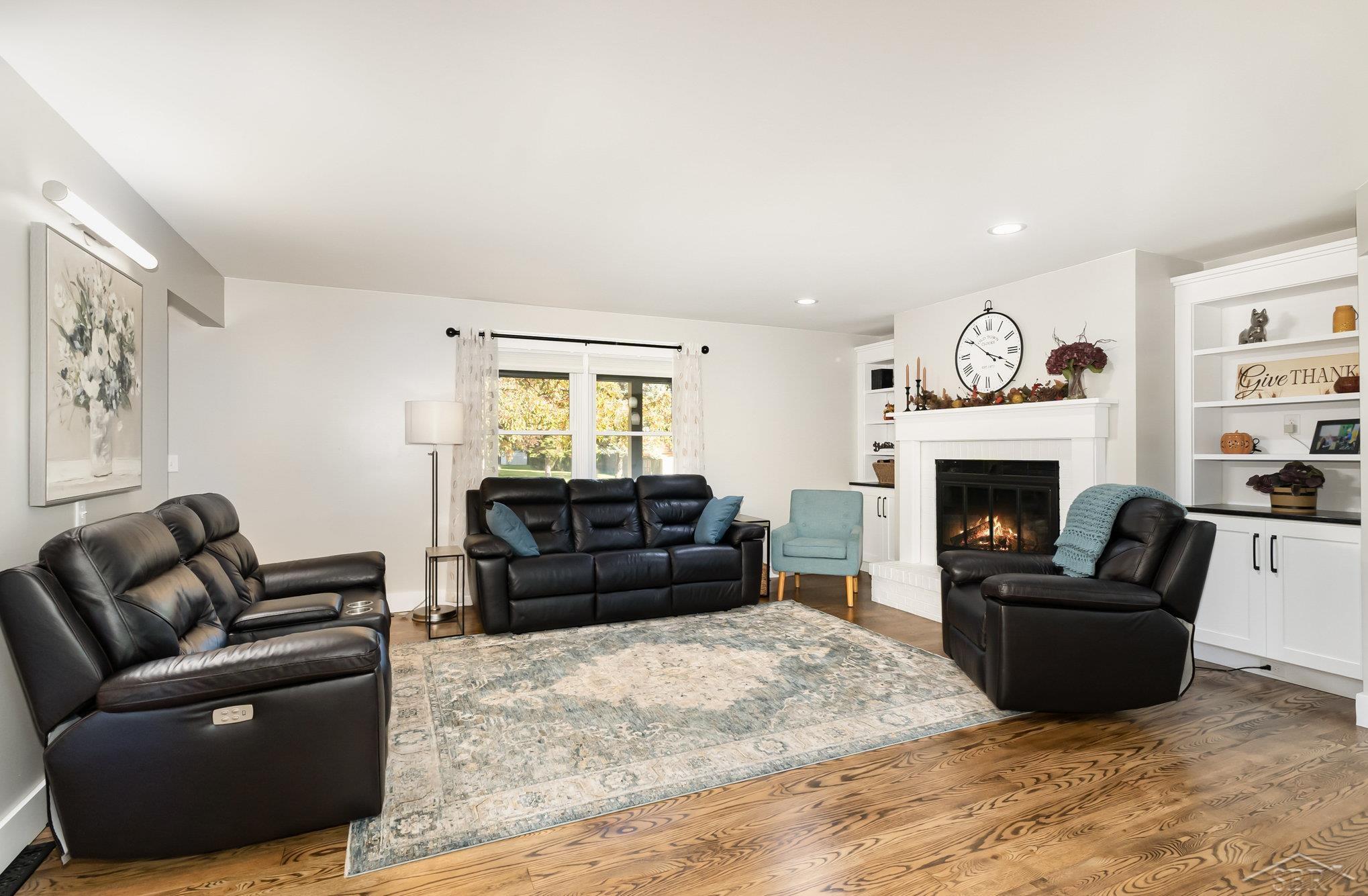 Saginaw, Michigan 48603, United States, 5 Bedrooms Bedrooms, ,3 BathroomsBathrooms,Residential,Active,223533