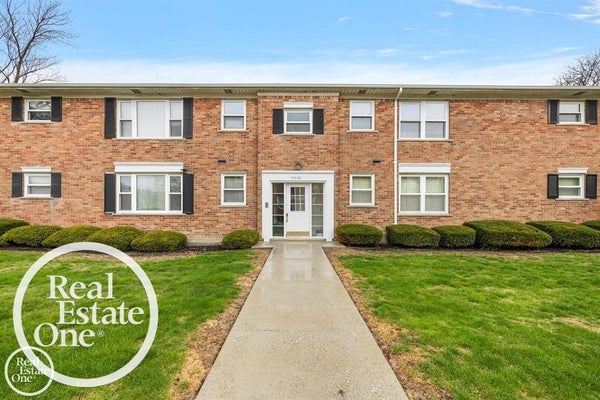 17560 MACK AVE APT 10, GROSSE POINTE, MI 48230 - Image d815d8381a2fc15b46bf296e4ad8a4ba/3712700012