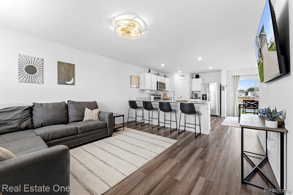 9087 Sandstone Drive