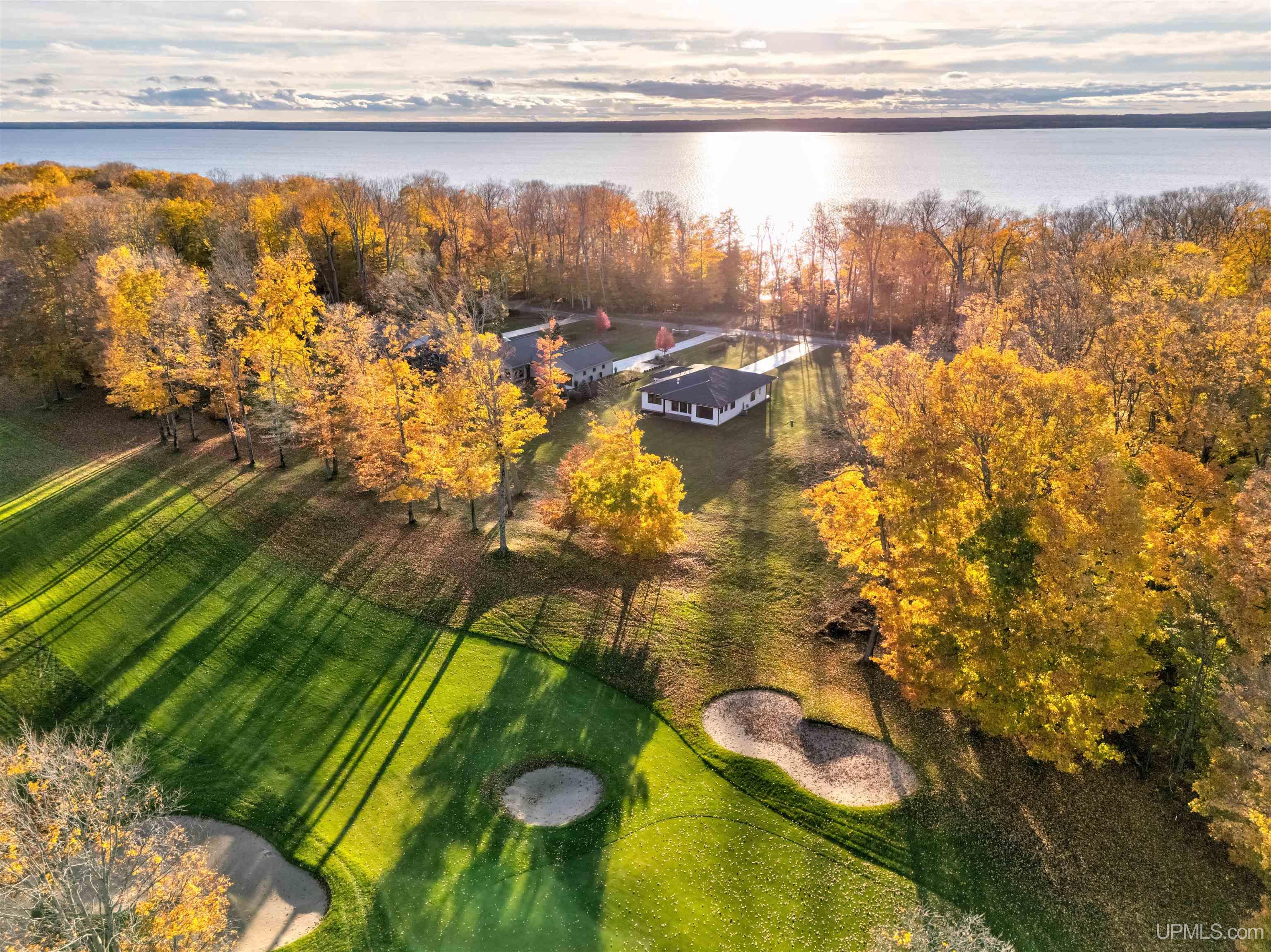 1522 N Country Club Drive