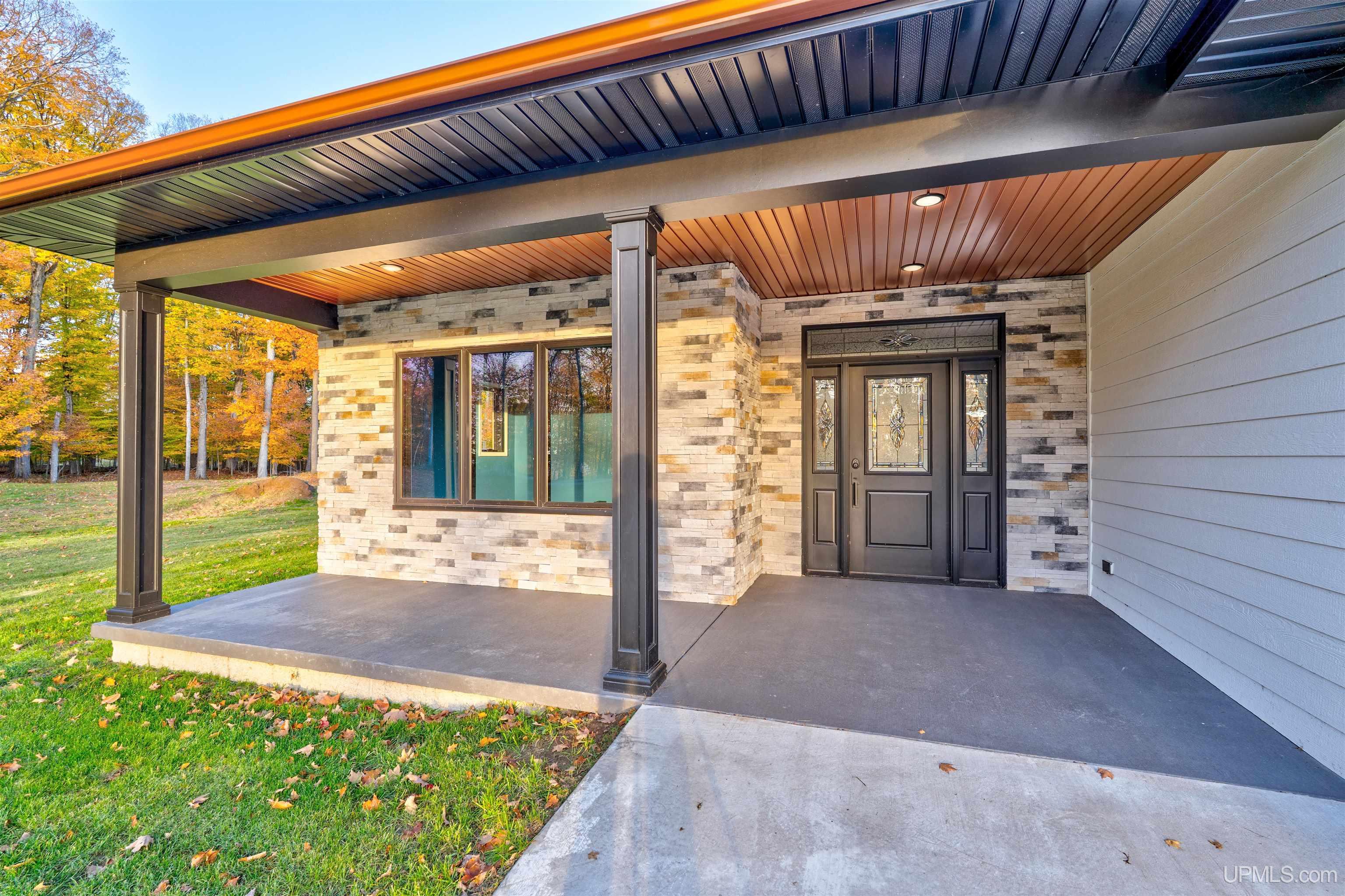 1522 N Country Club Drive