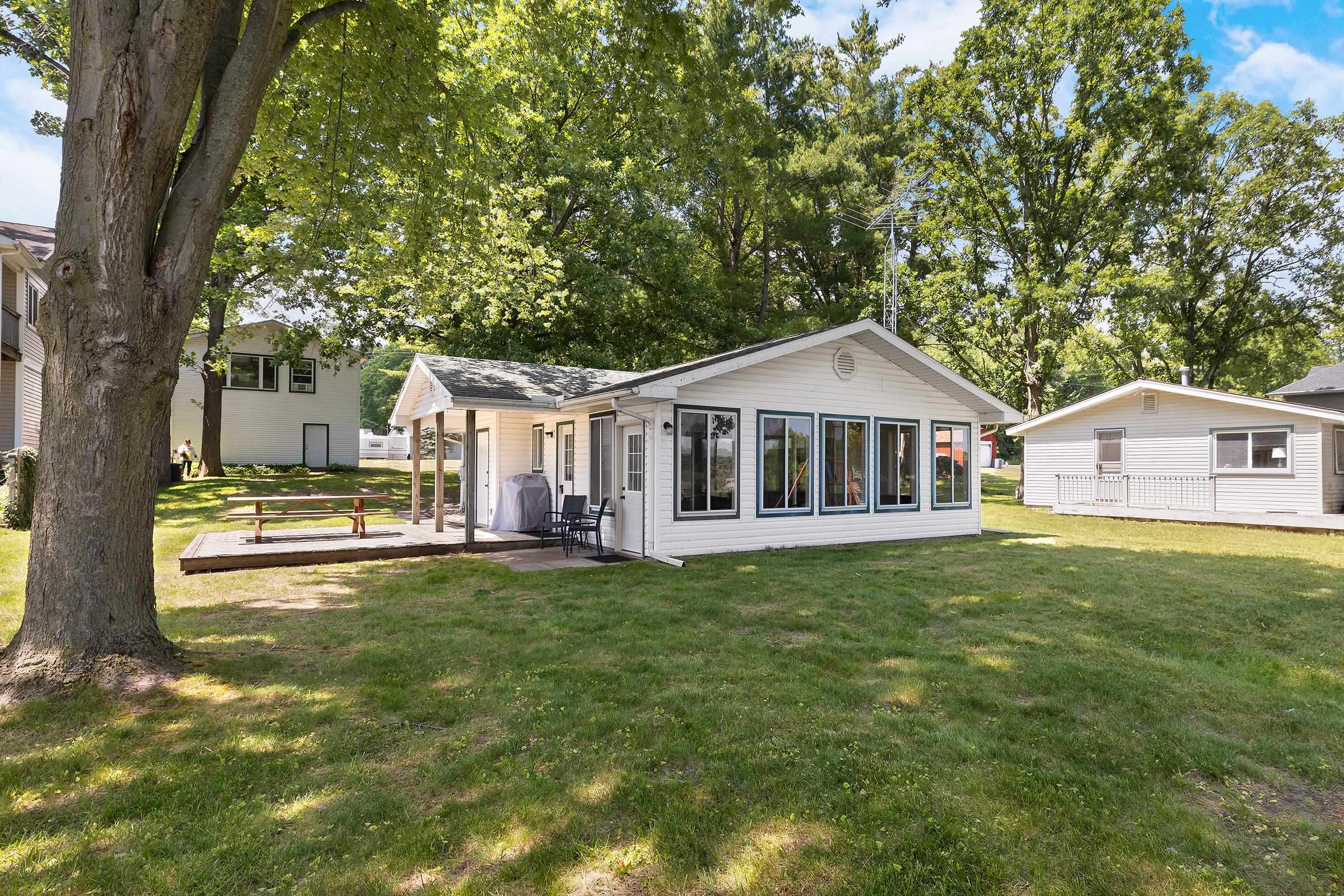 5423 Oakridge Drive