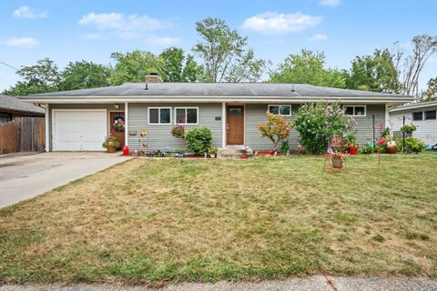 Photo of 1044 E Washburn Place, Saginaw, MI 48602 (MLS # 50220275)