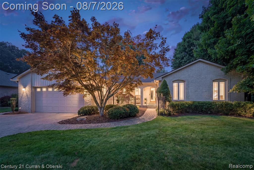 15389 Lakeside Street