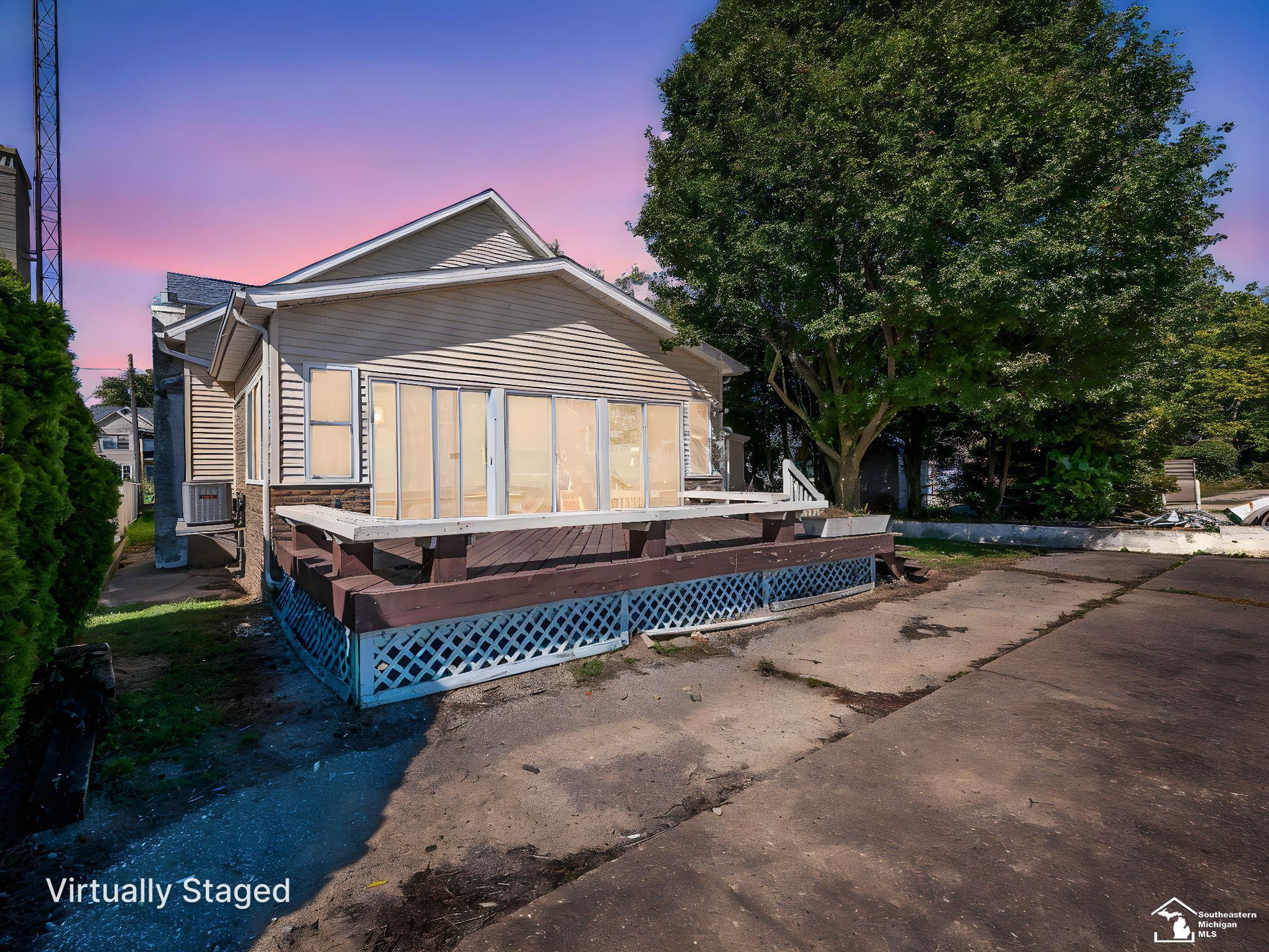 12294 Lakeshore Drive