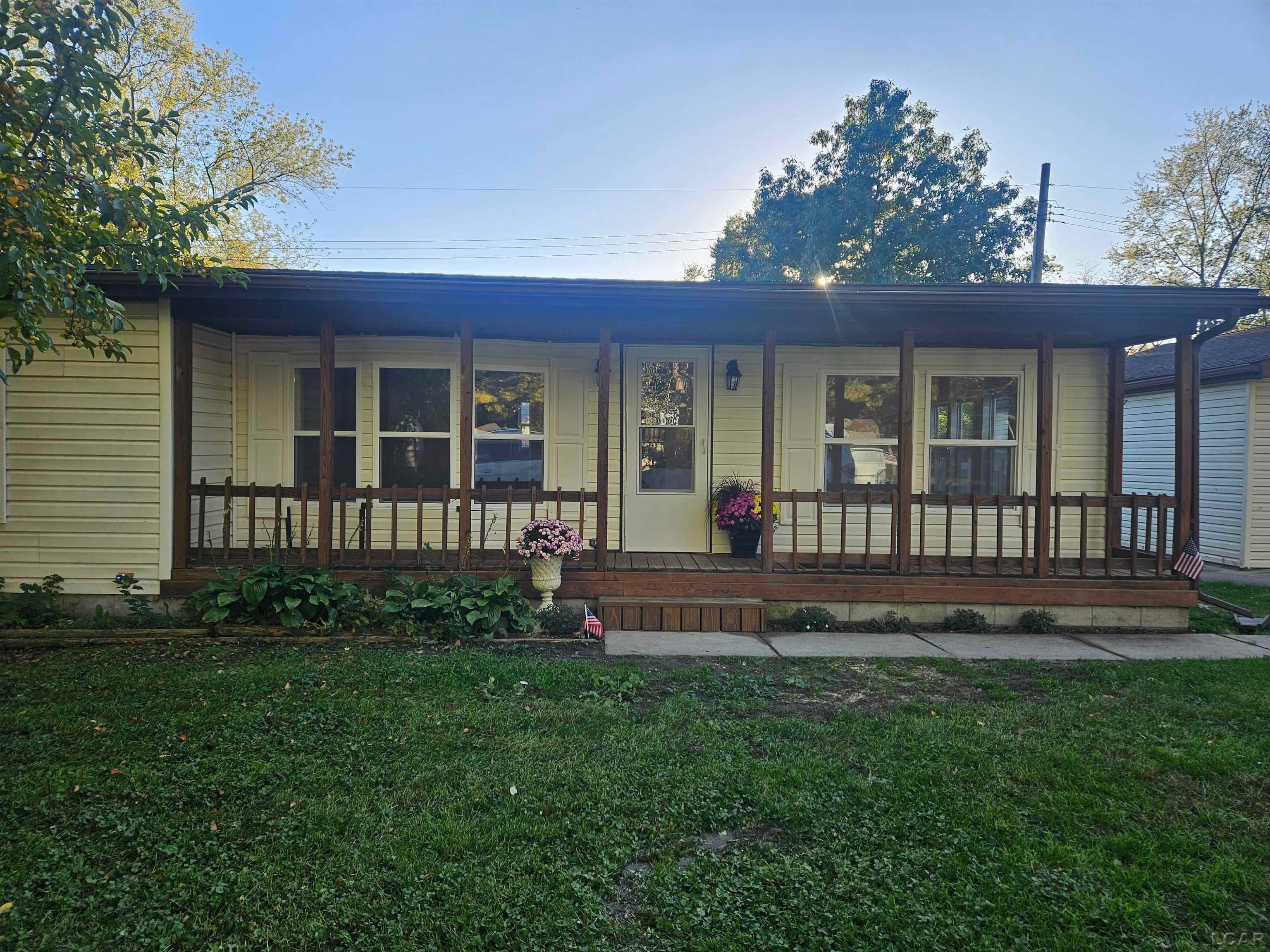 3562 Meadowcrest Drive