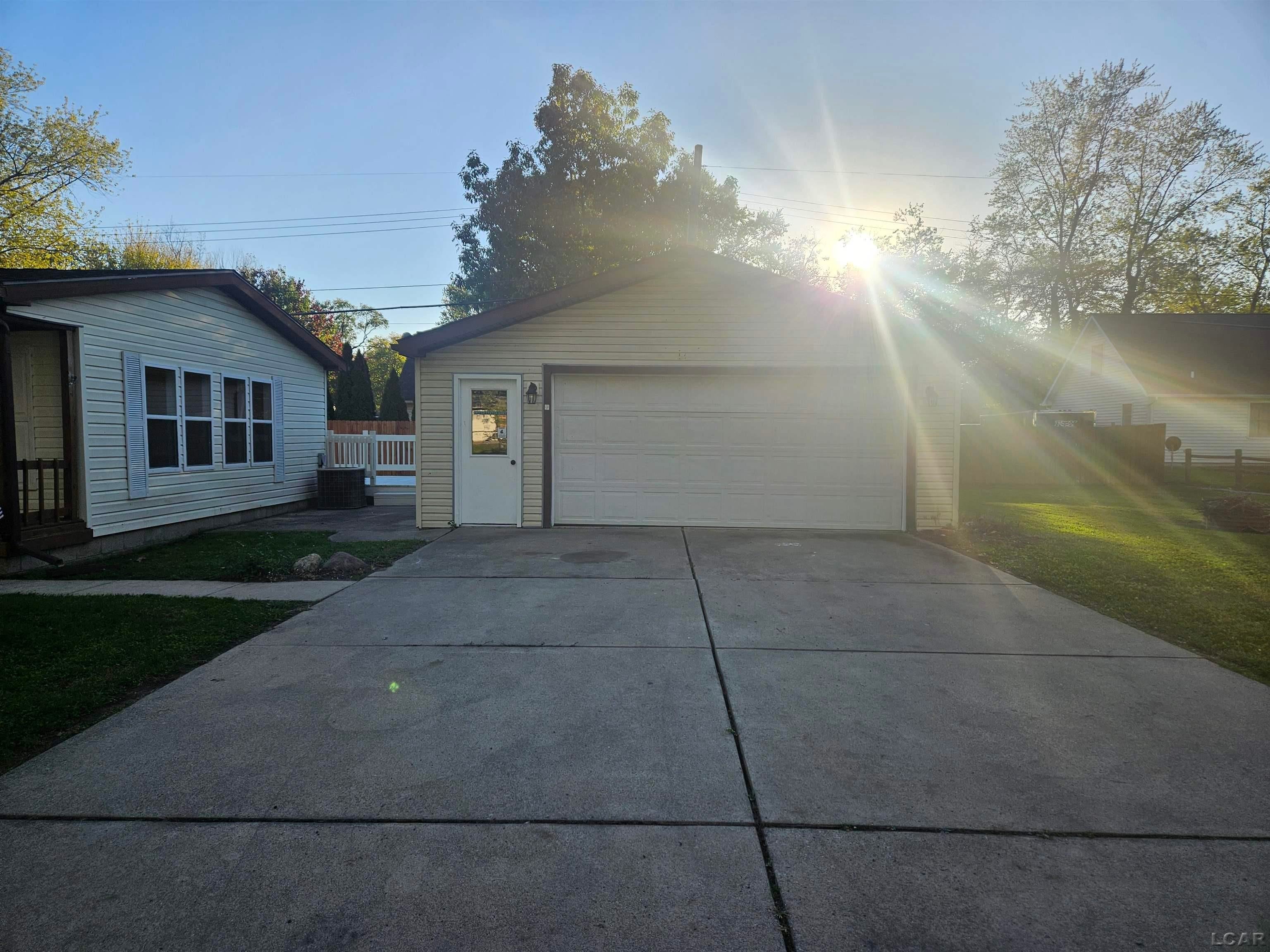 3562 Meadowcrest Drive
