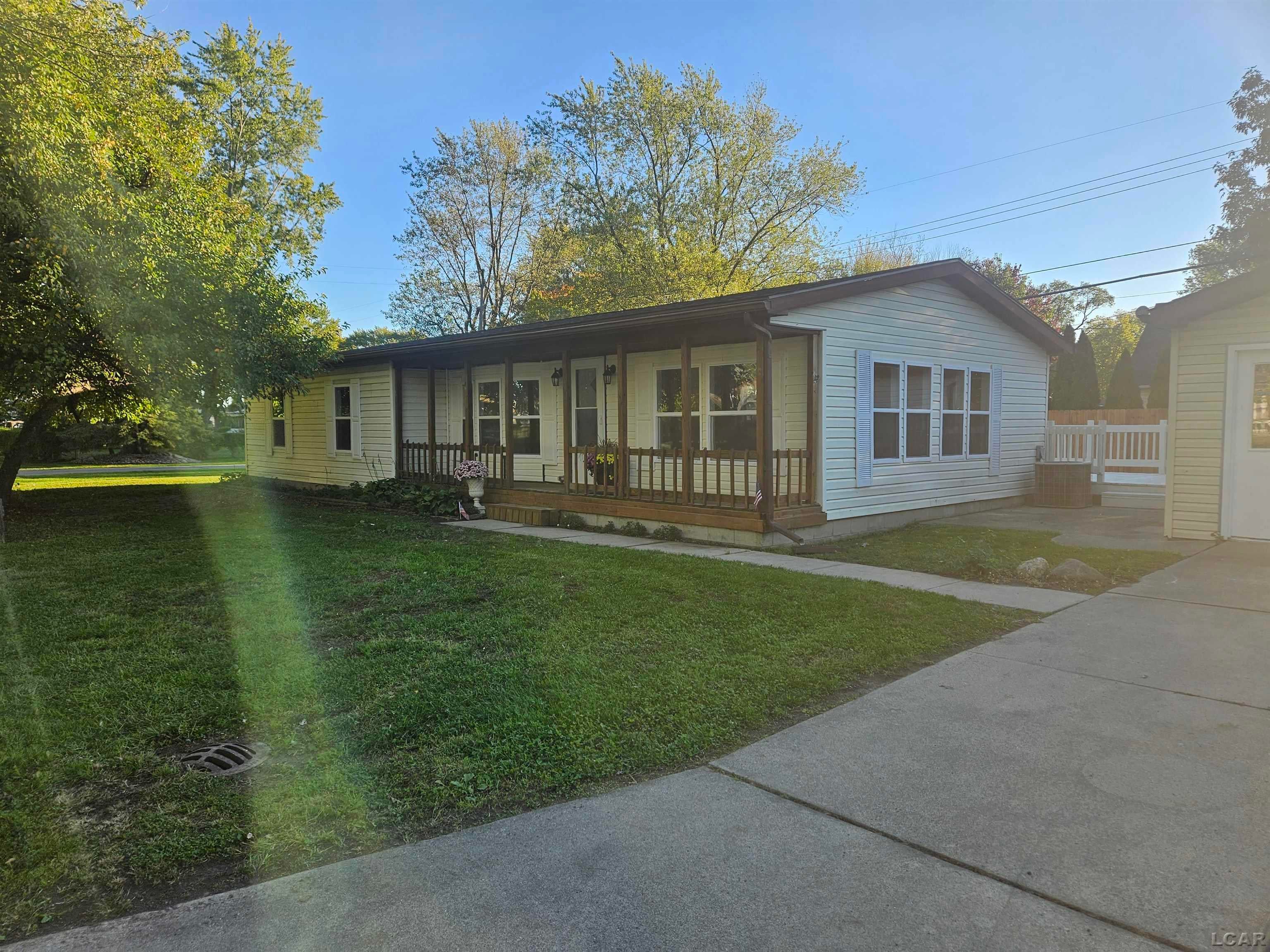 3562 Meadowcrest Drive