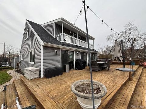 1390 Bamford Drive Waterford MI 48328