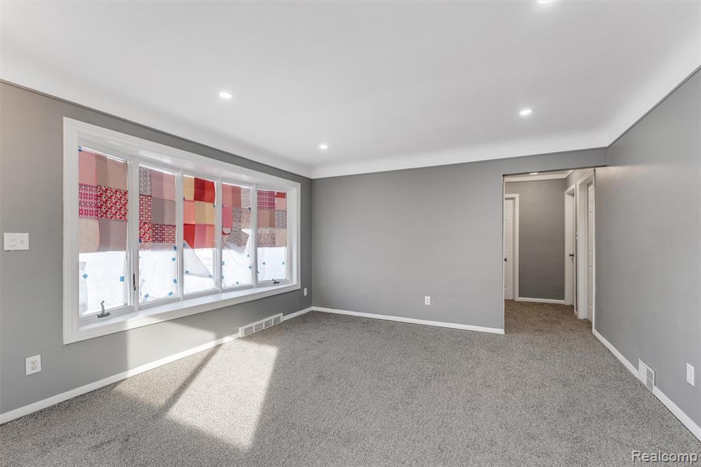 8245 Roosevelt Street