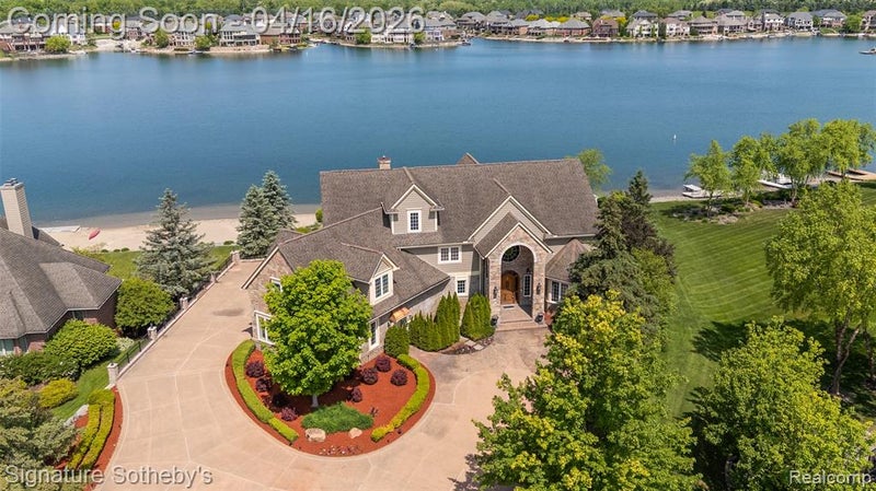 10611 Lighthouse Point