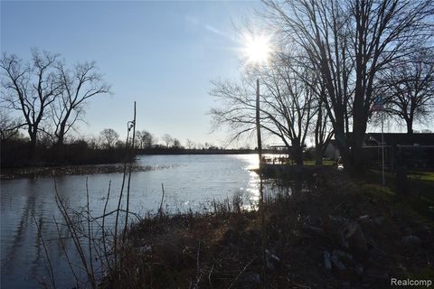 4925 Greenville Road Newport MI 48166