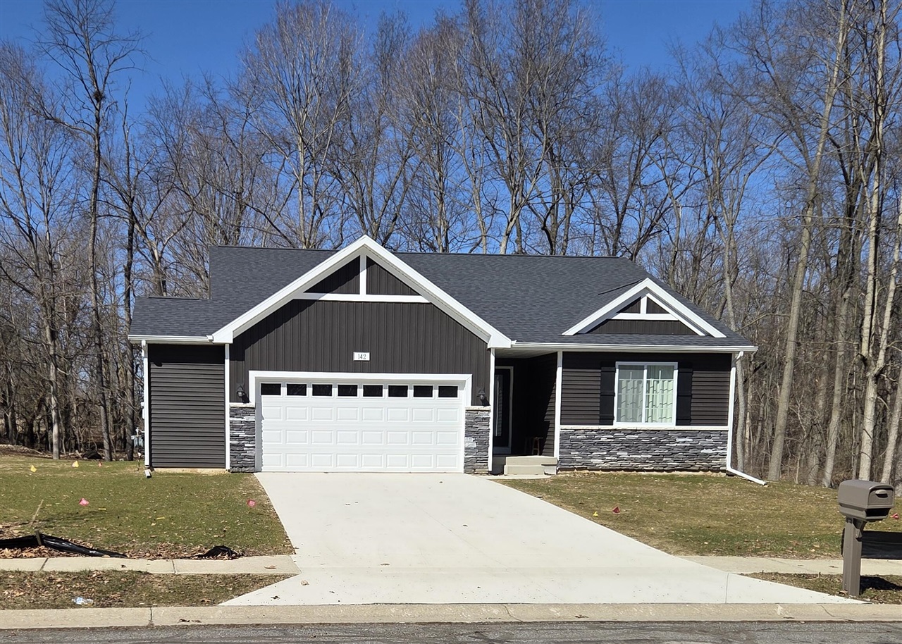 210 Glenwood Circle