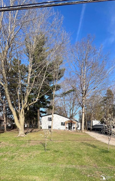 7252 Douglas Road Lambertville MI 48144