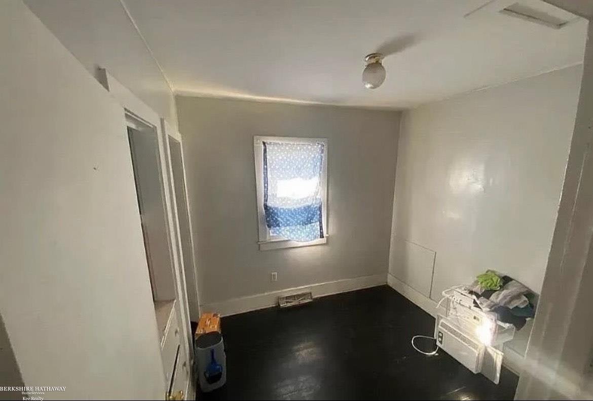 Flint, Michigan 48507, United States, 3 Bedrooms Bedrooms, ,1 BathroomBathrooms,Residential,Active,217284