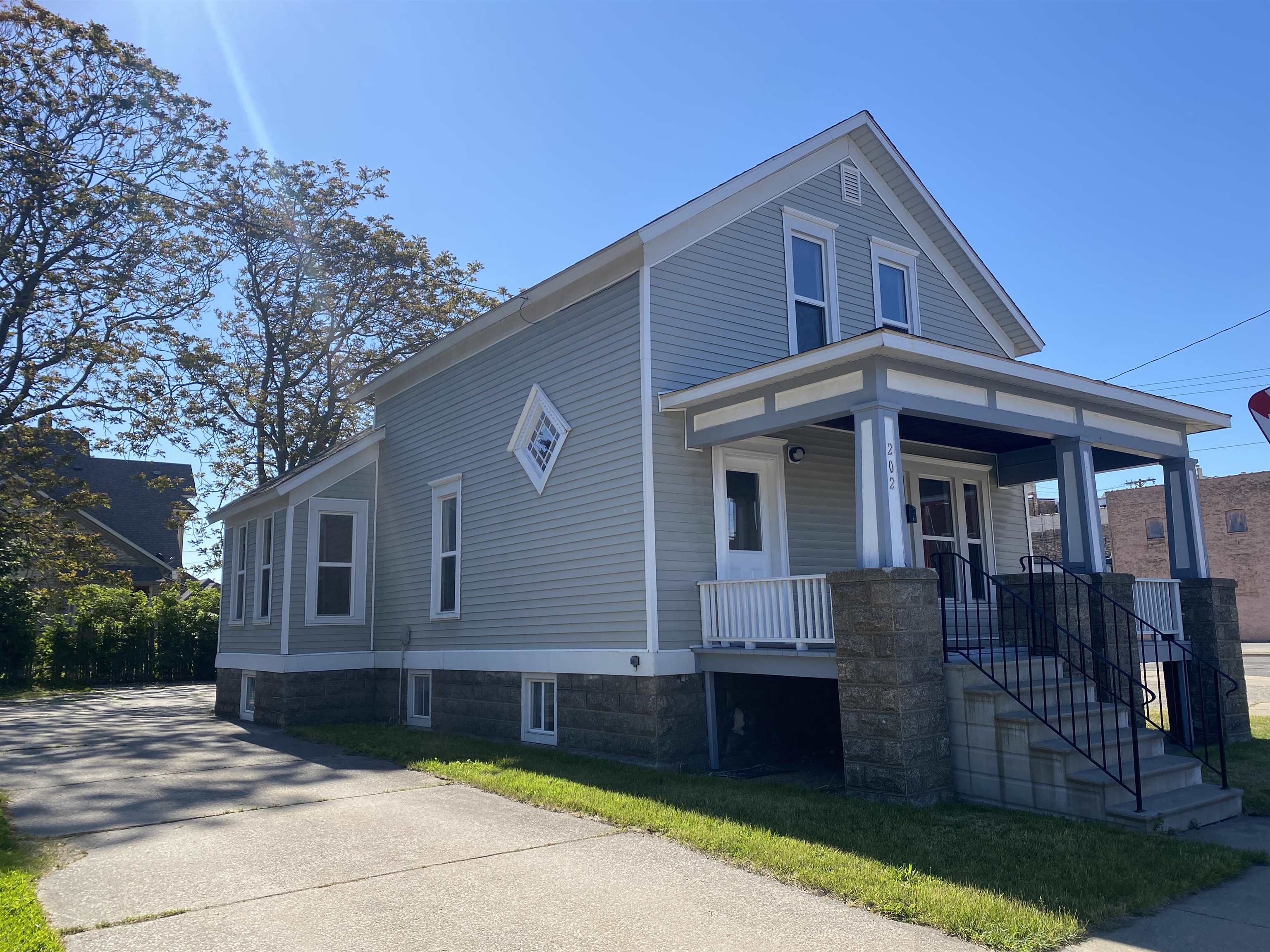 202 N Henry Street
